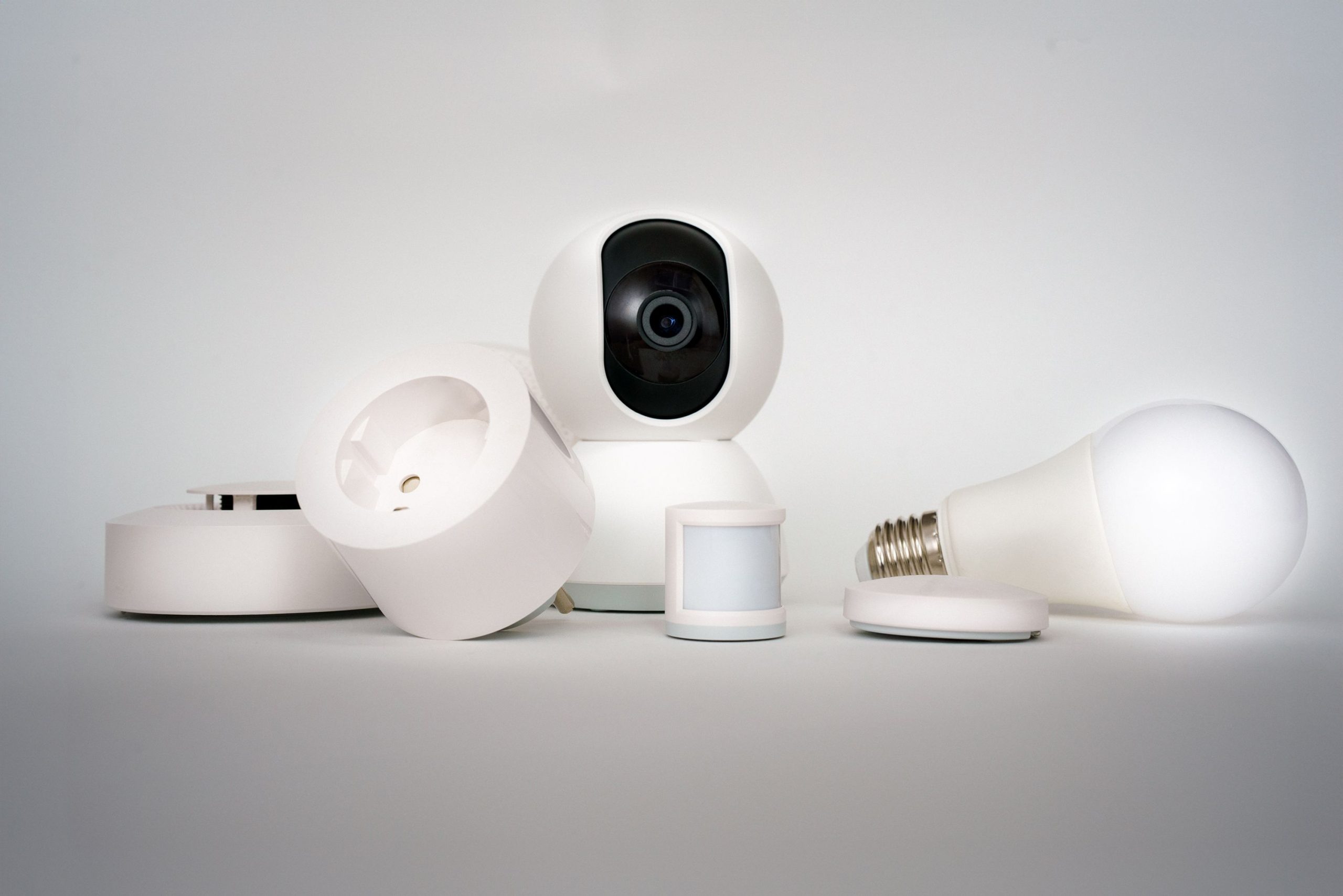 Smart home devices arranged in a minimalist setup
